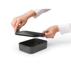 Brabantia Make En Take Lunchbox Medium Donkergrijs -Keukengoederen Winkel 102 2520 3 1